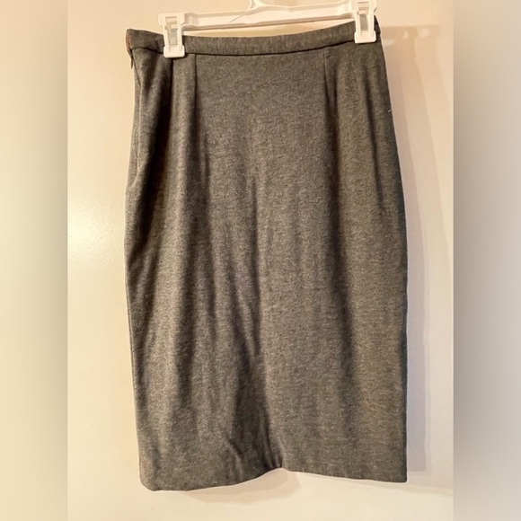 Dolce and Gabbana skirt - Picture 2 of 7